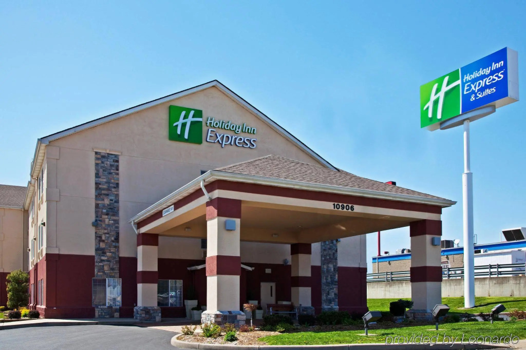 Holiday Inn Express & Suites Harrison by IHG