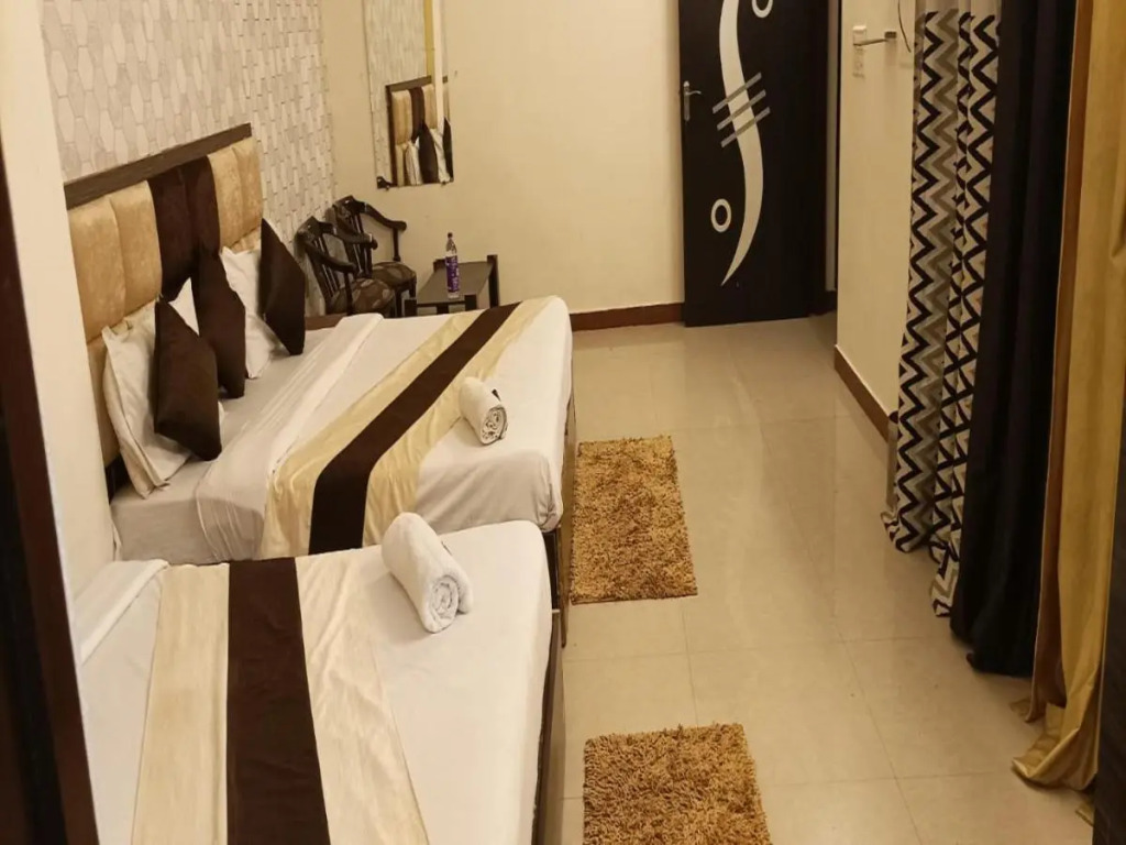 Staygo Hotel Near Haridwar Railway station
