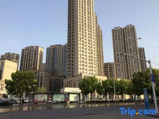 Qingzhu Yuexiang Homestay (Nanyang Station Biguiyuan Xindu Hui)