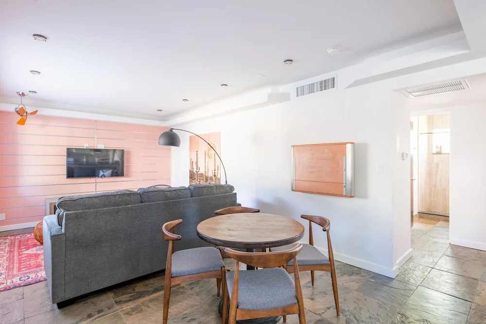 WanderJaunt - Caldwell - 2BR - Old Town