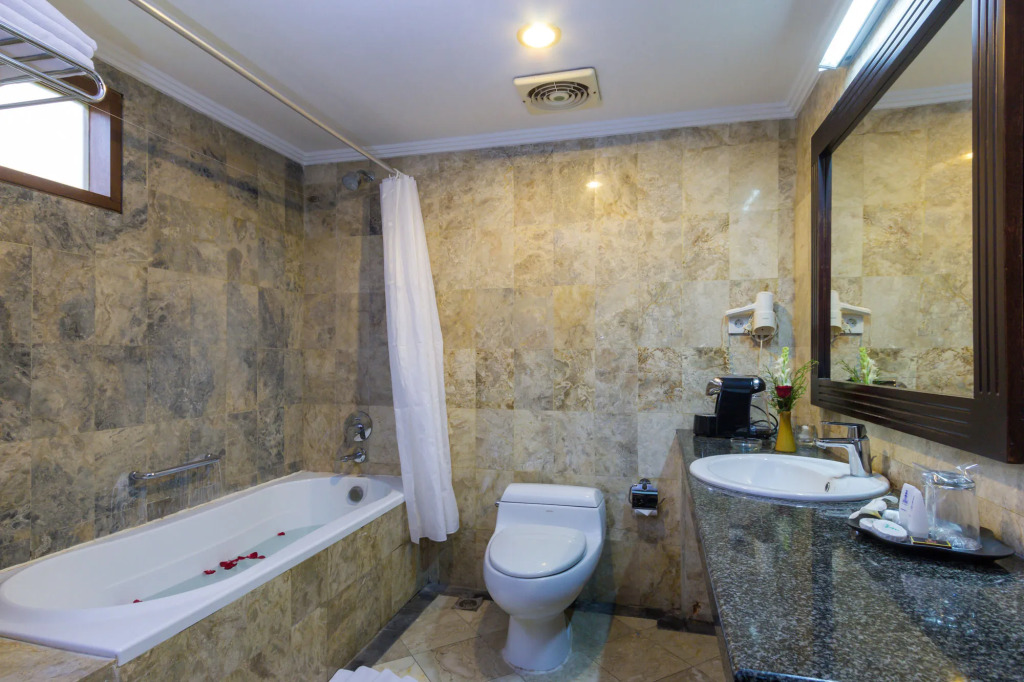 Puri Raja Hotel