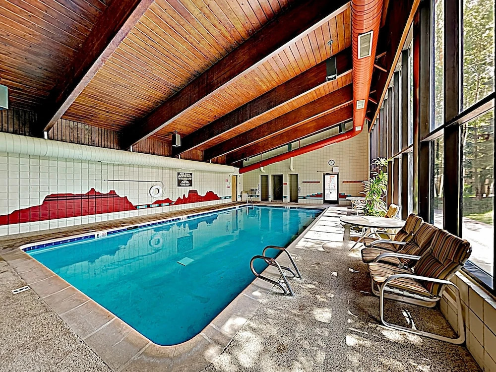 New Listing! Expansive W/ Pool & Hot Tub 3 Bedroom Condo