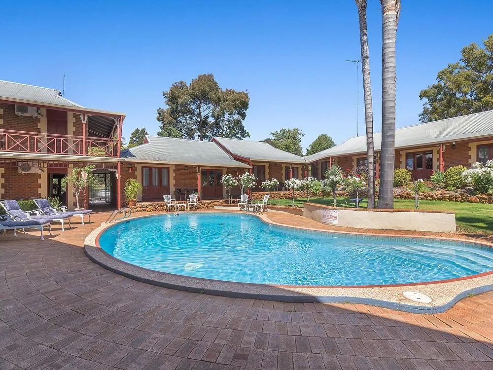 Heritage Country Motel