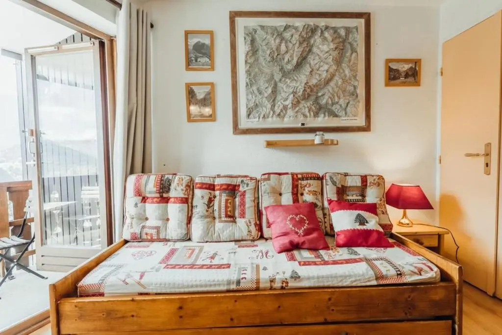 Furnished studio at the foot of the slopes with a balcony & mountains view