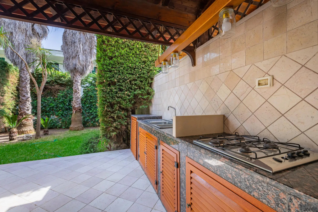 Holiday home on the ground floor about 1km from the beach of Torre dell'Orso-Casa Maestrale PT