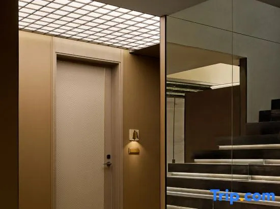 YOLO Cloud Private Hot Spring Design Hotel