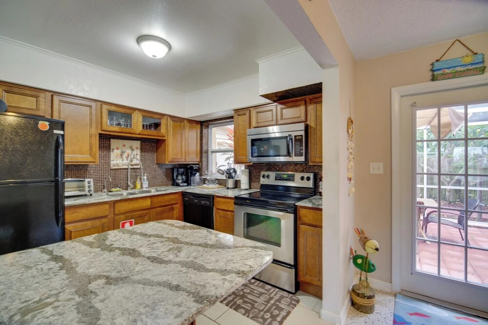 Satellite Beach 'sunshine House' w/ Hot Tub!