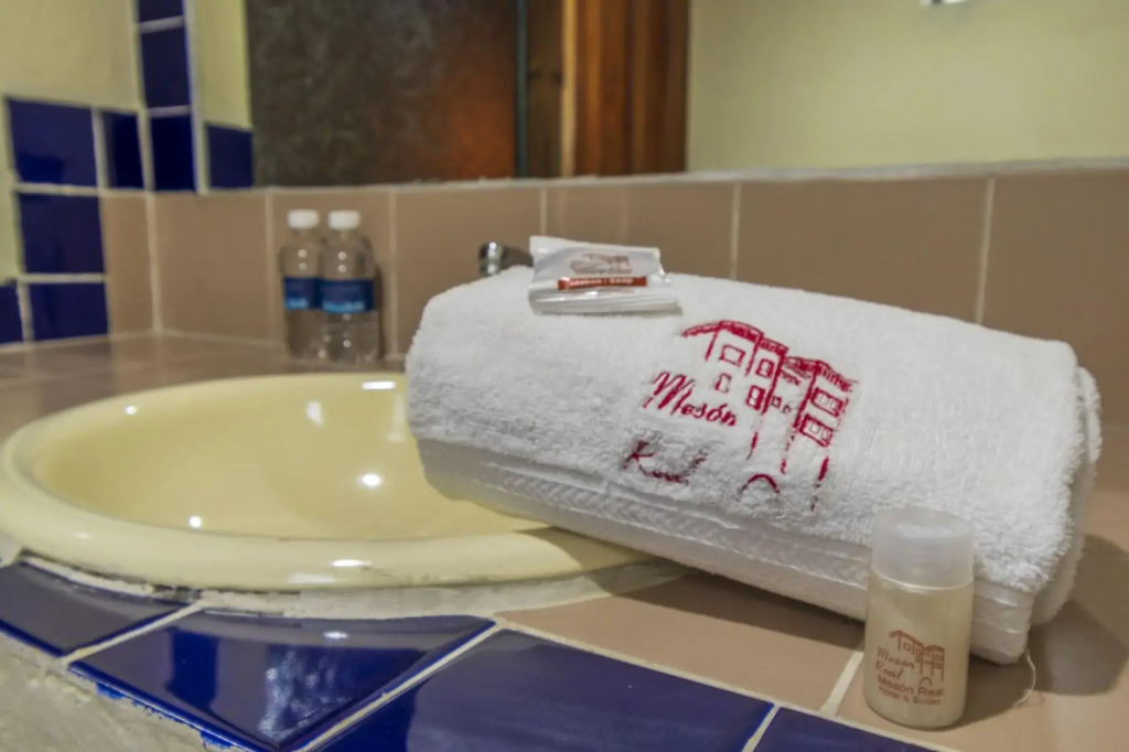 Mesón Real Hotel & Suites