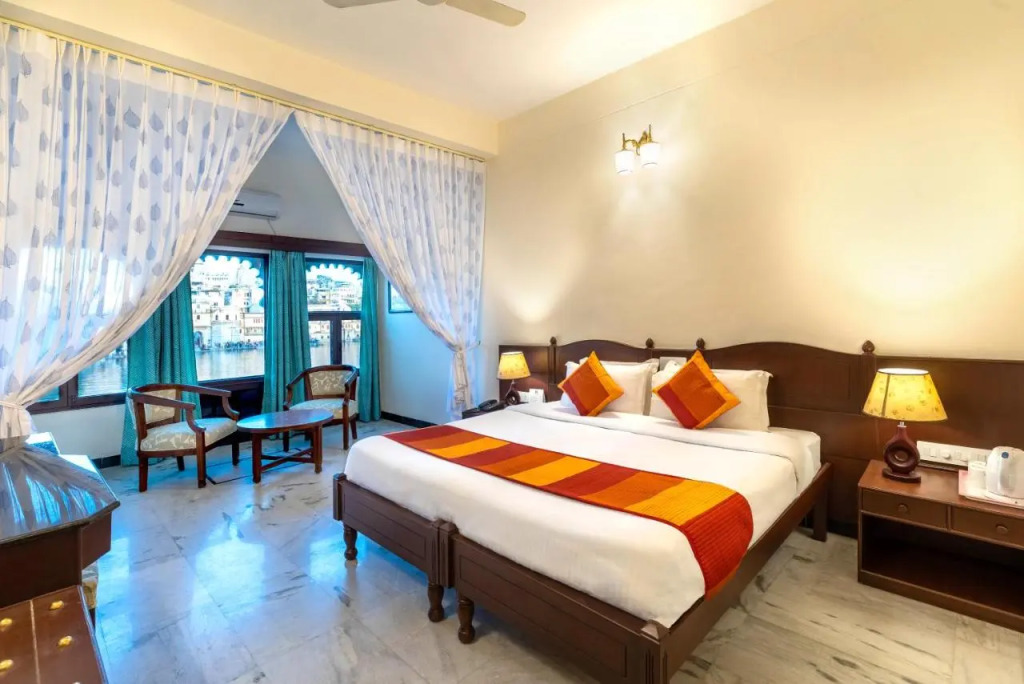 Sarovar - Lake Facing Boutique Hotel On Lake Pichola