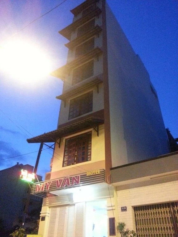 My Van Hotel