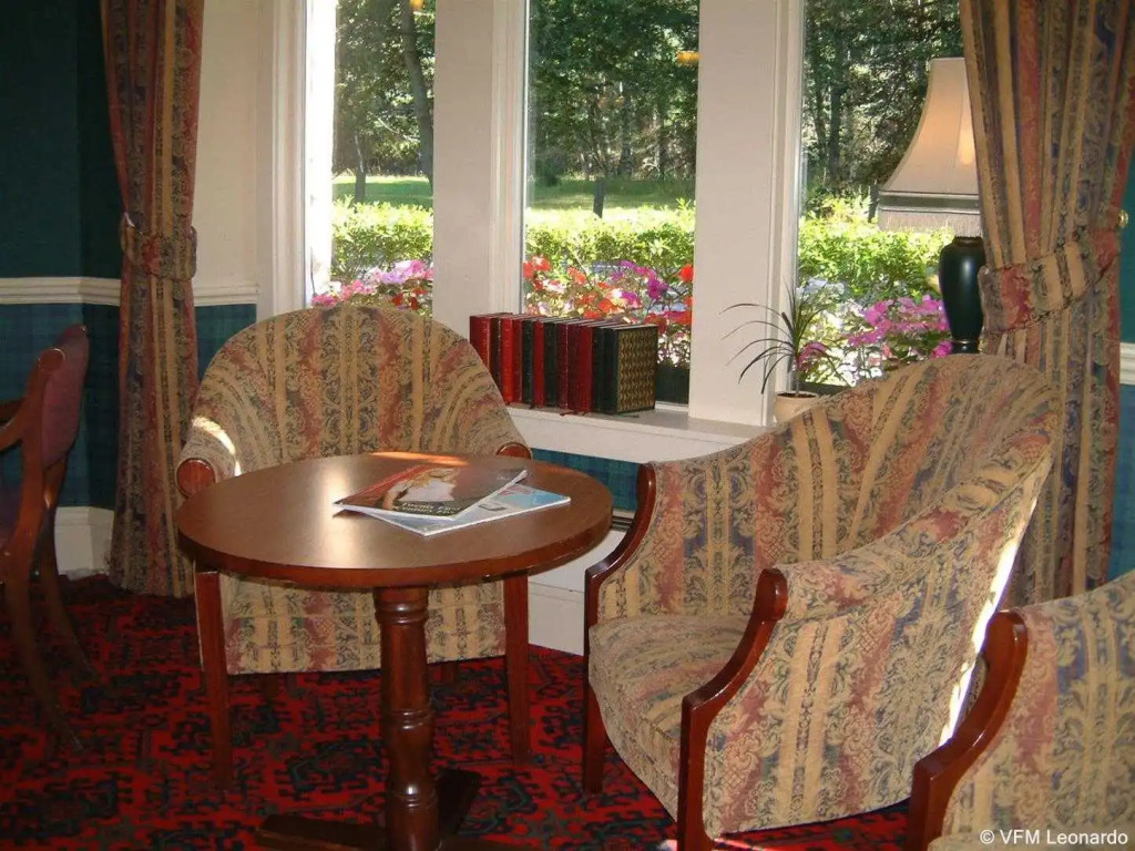 Loch Kinord Hotel