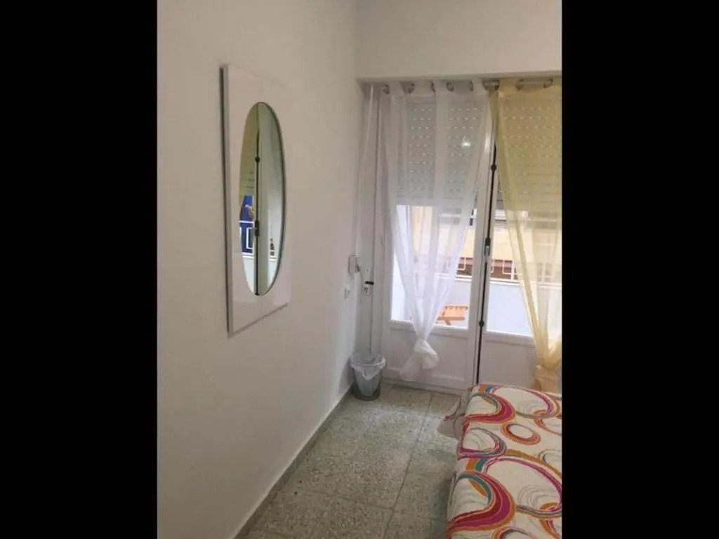 15 Minutes Walk to the City Centre and Beach 3 Bedroom Apartment Deluxe -esp1yr