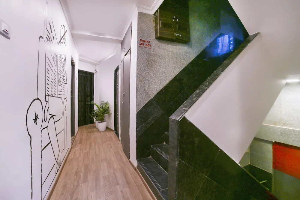 OYO Flagship 573 Chakala Sahar Road