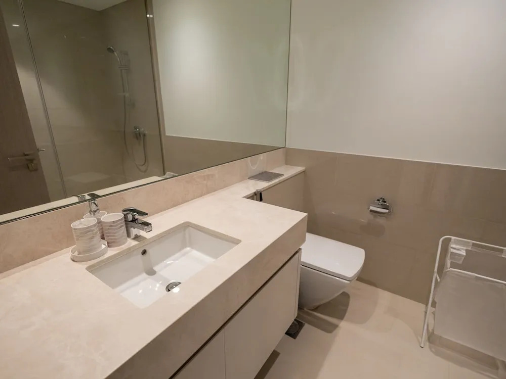 Mh - Act One Act Two - 1 Bedroom - Ref502