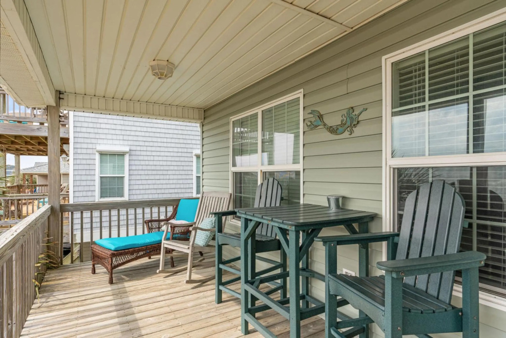 Sherrys Paradise by Oak Island Accommodations