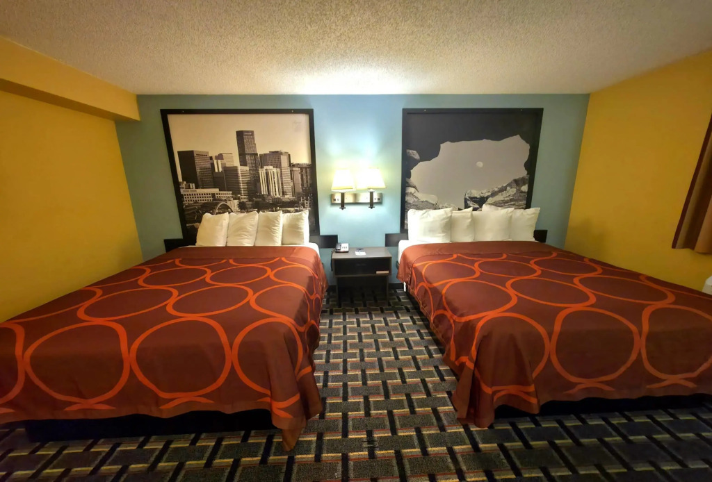 Super 8 by Wyndham Henderson North East Denver