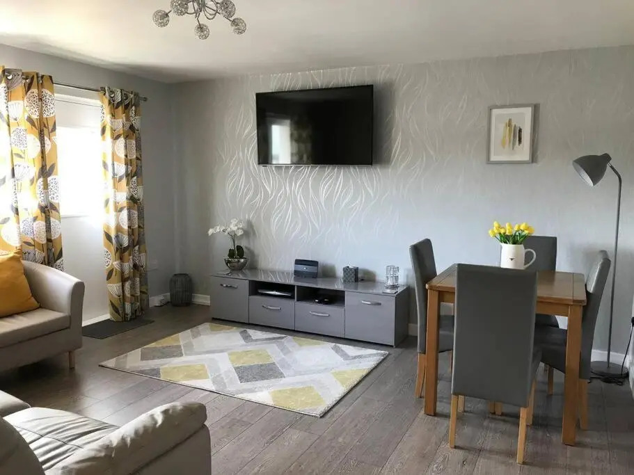 Modern 2 Bed Apartment