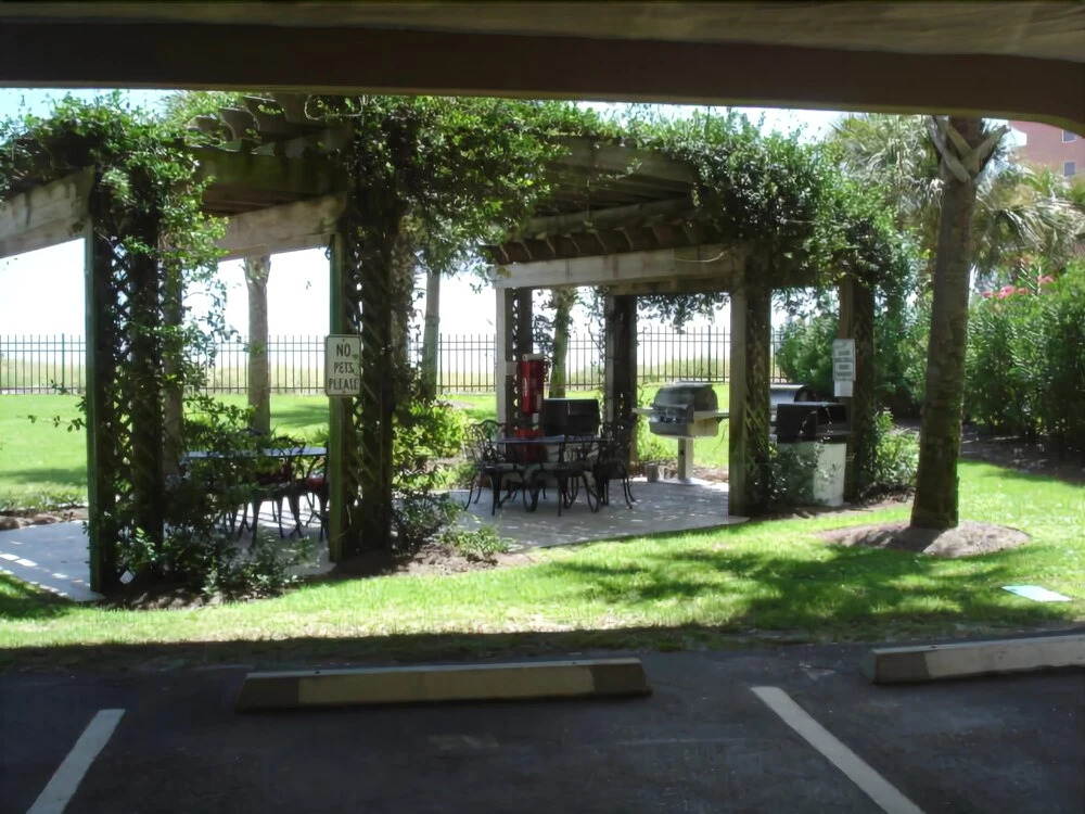 Grand Pointe 703