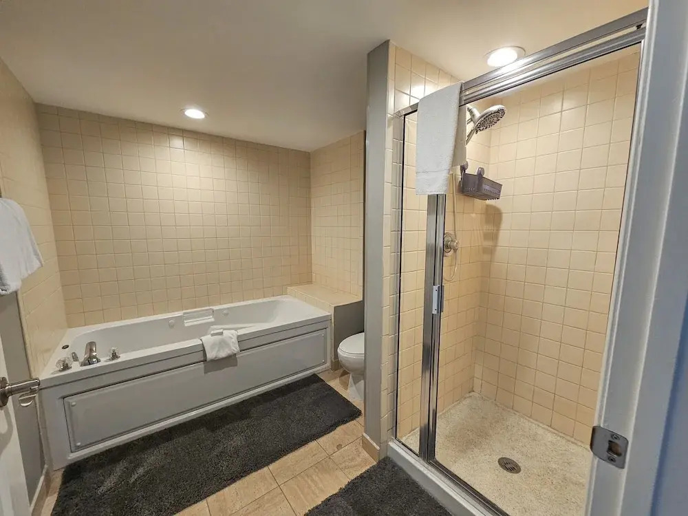 1707 Brighton, impressively remodeled, 3 bedroom ocean view 3 Condo