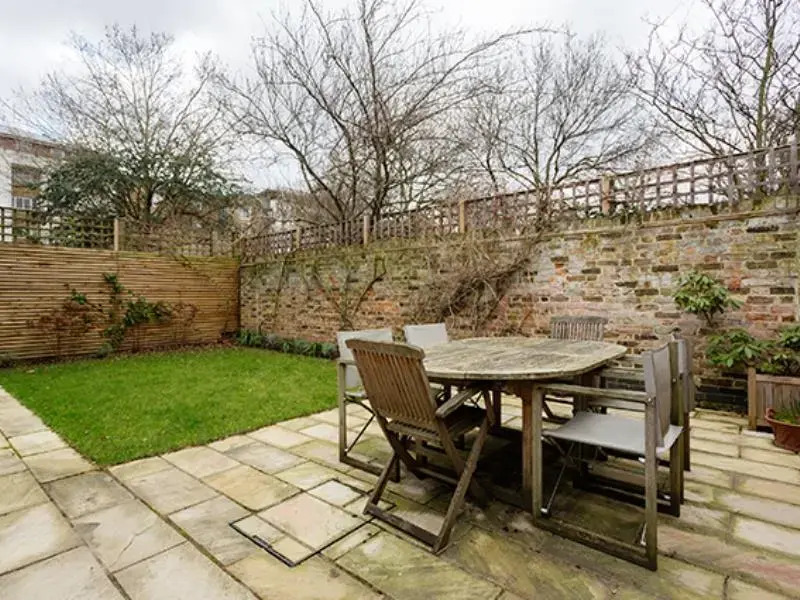 Veeve  Flat Lots Road Chelsea