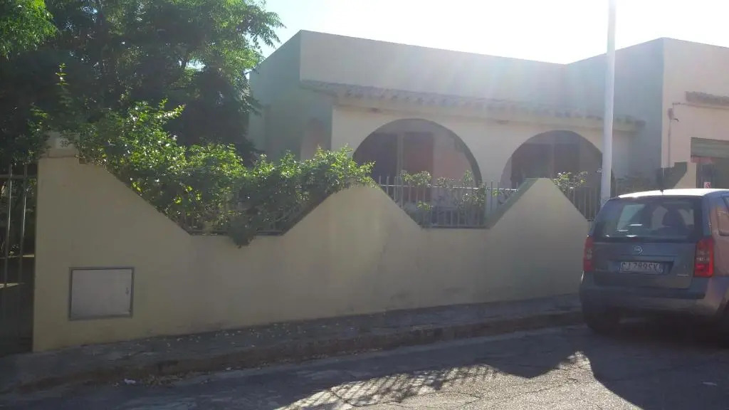 villletta indipendente a 300 metri dal mare