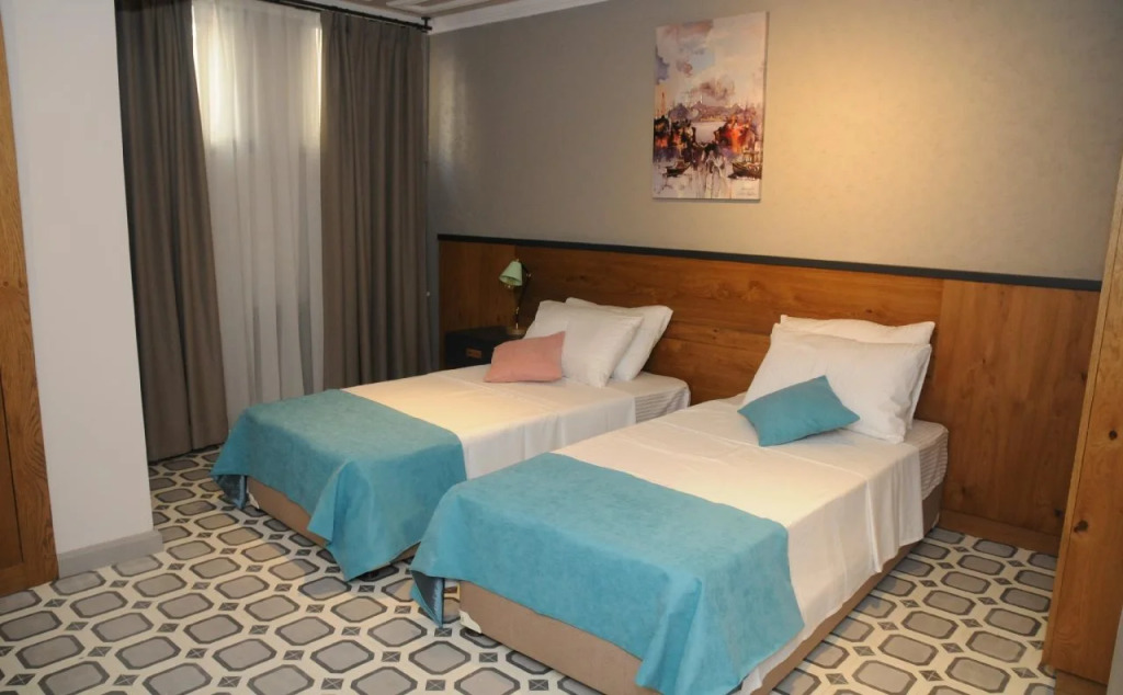 El Gusto Hotel
