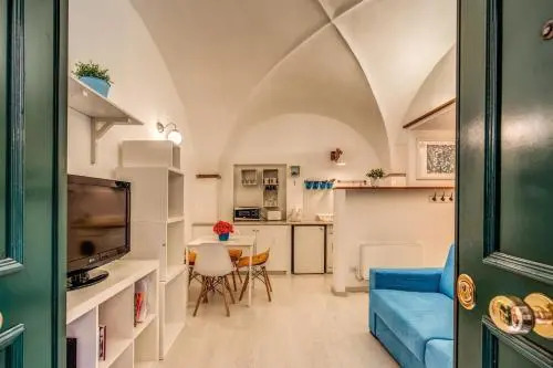 Coronari stylish apartment