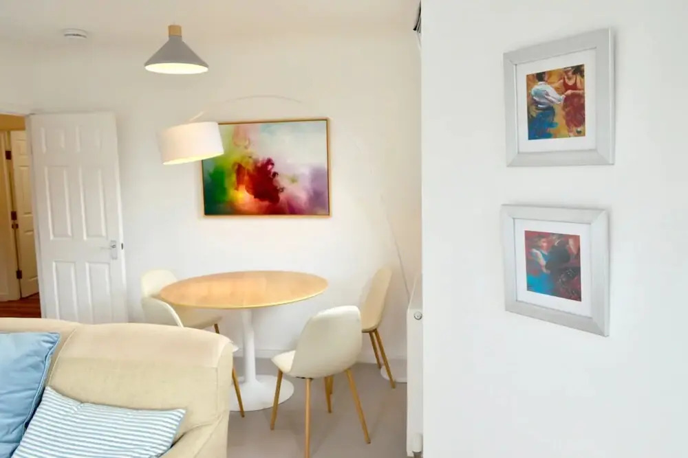 Modern and Central Flat in Roseburn Area