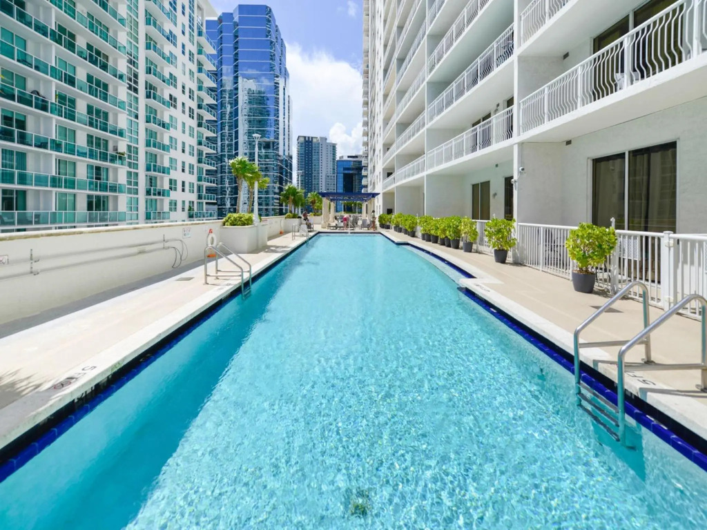 Amazing 3 BR Apartment At Brickell