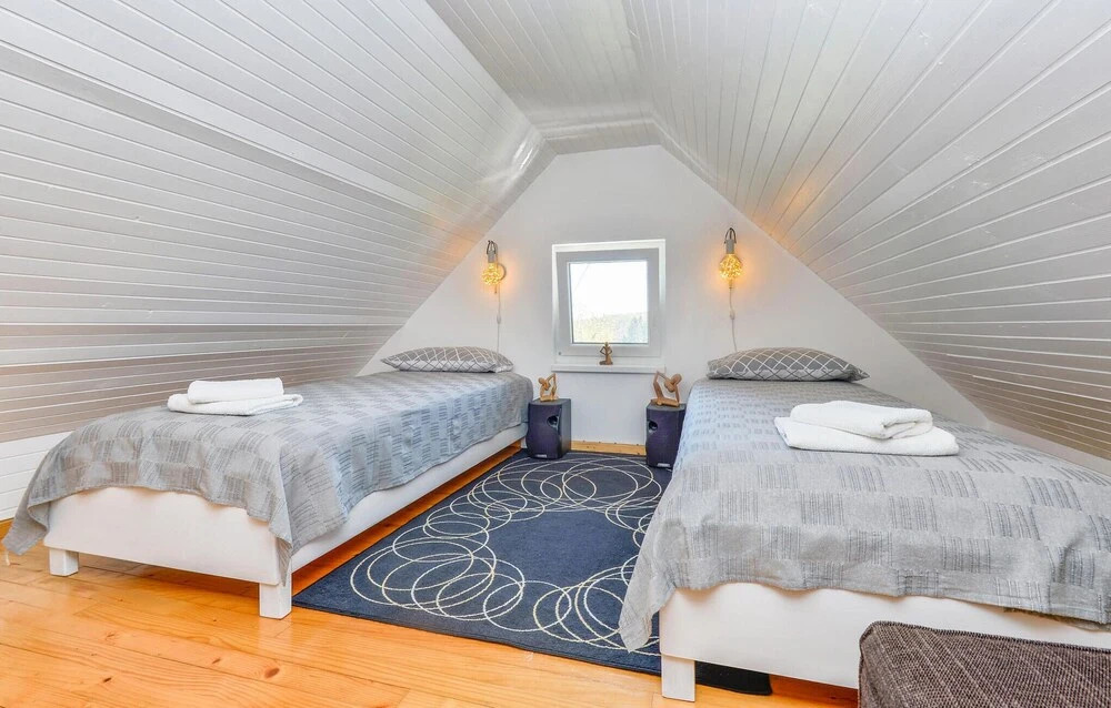 Cozy Home In Donji Zvecaj With Sauna