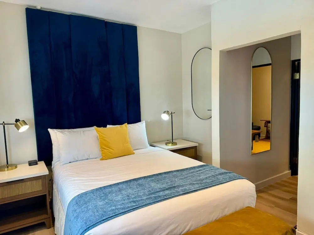 Metro Art Hotel