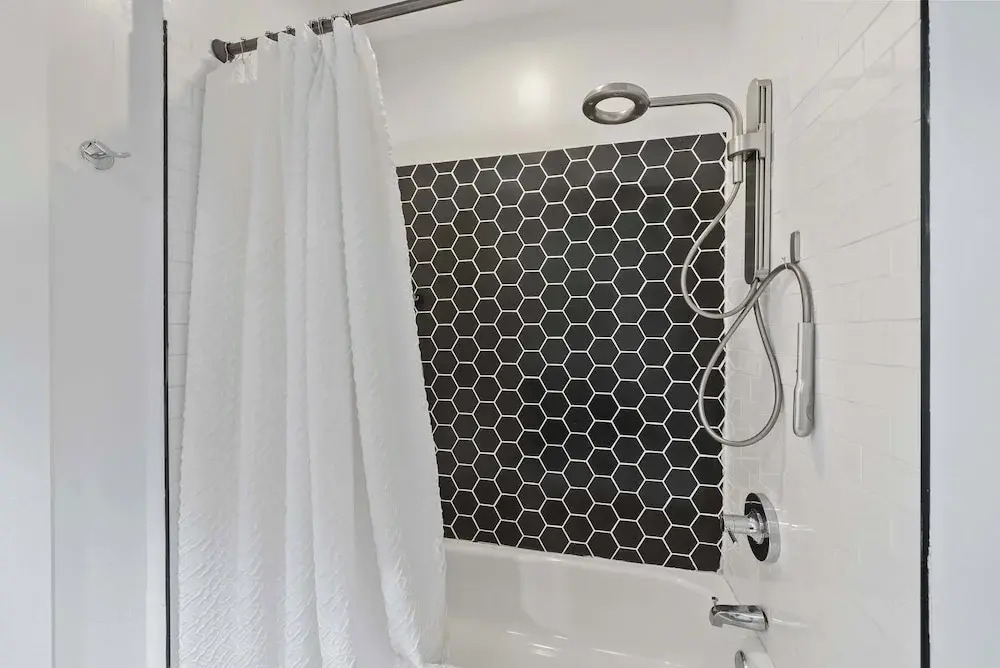 Short North Lounge Stay for 2