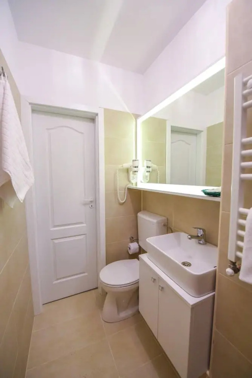 Libra Apartment - Two Bedrooms - 5 Guests - Next To Cismigiu Gardens