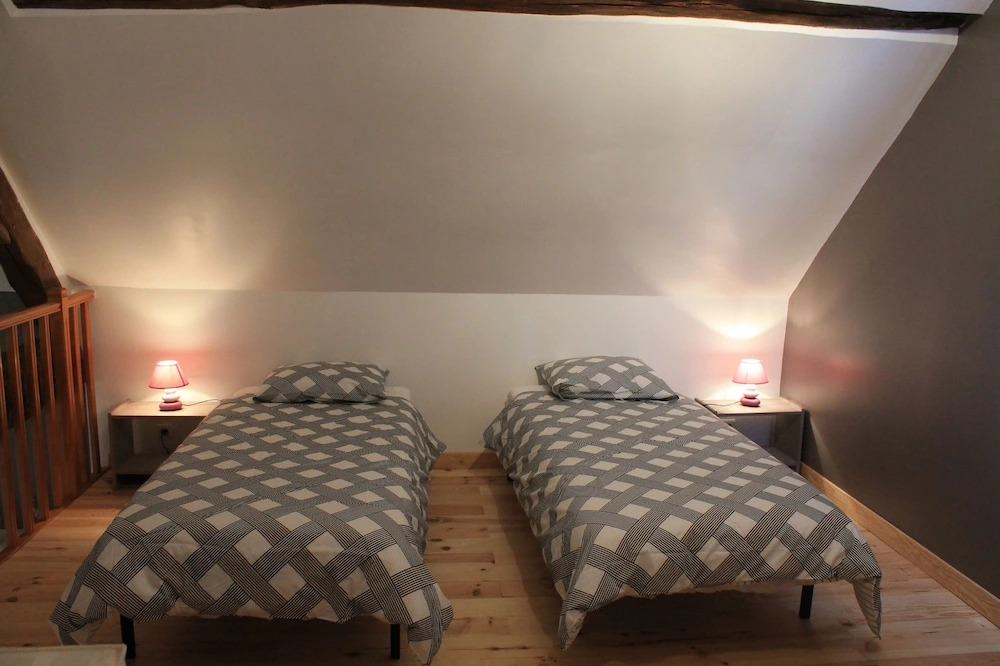 Gîte 5 personnes au calme avec jardin, piscine, proche dAmboise