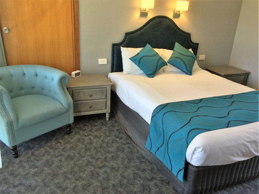 Town & Country Motor Inn
