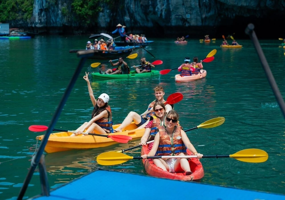 Halong Deluxe 1 Cruise