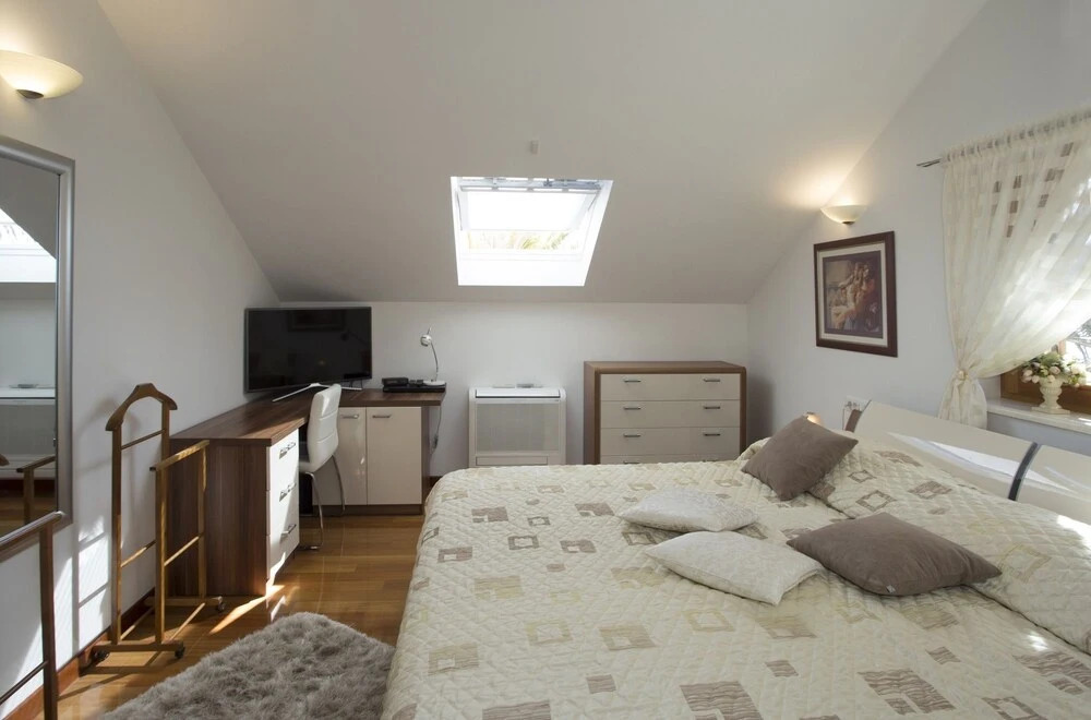 Luxury 5* Seaview Villa With 3 Rooms in Split, With Private Pool, Encl