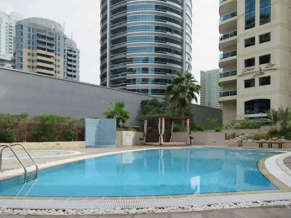 Vibrant Studio in Dubai Marina - Near Metro & Tram