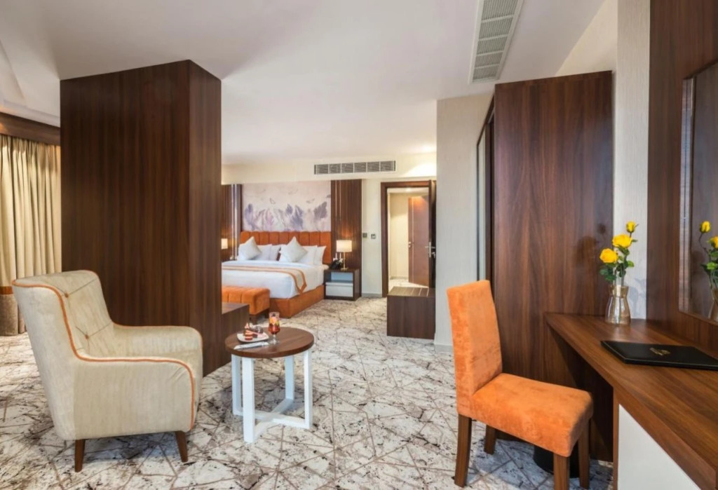Tulip Plaza Hotel