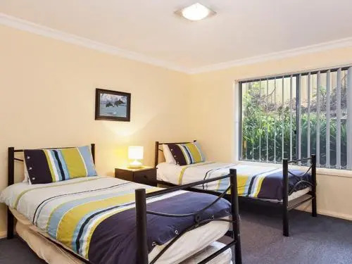 27a Christmas Bush Avenue - wifi, aircon, close to Dutchies Beach