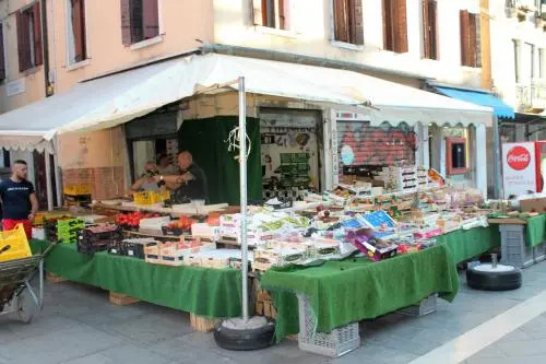 Calle dei Preti