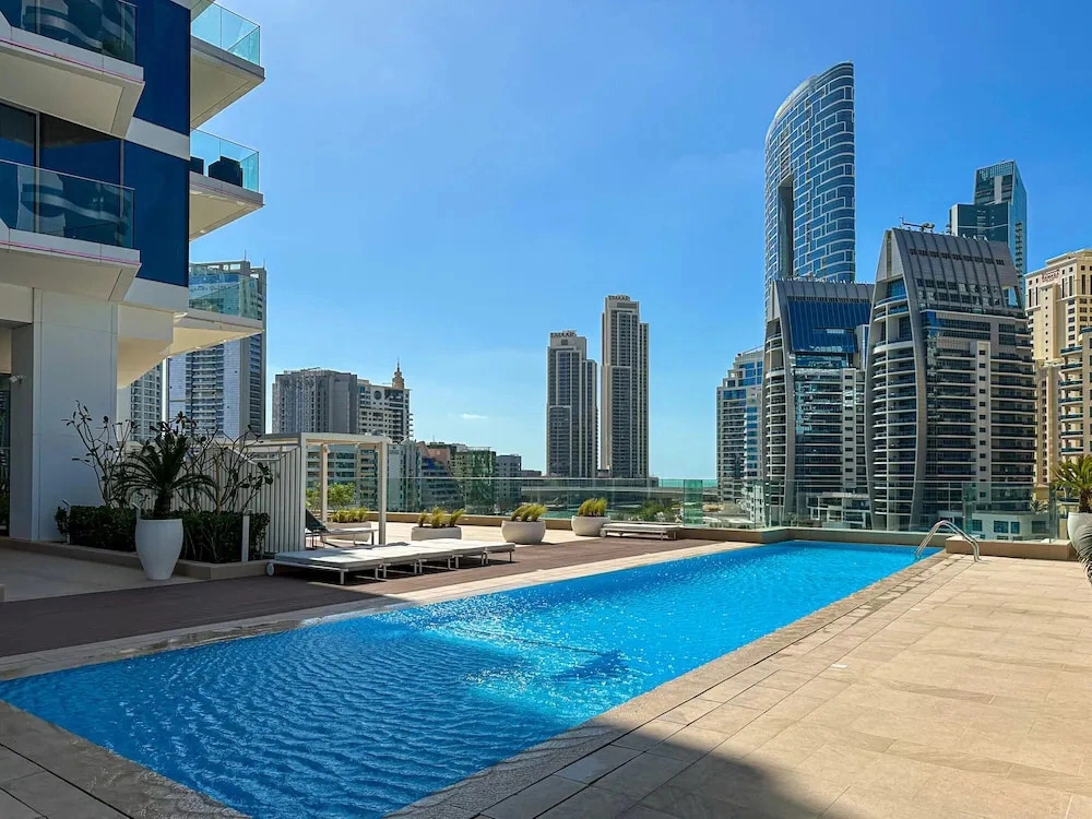Marco Polo - Surreal Sea, Marina & Dubai Eye View on High Floor