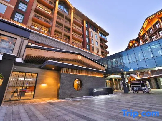 Hyakumangoku Onsen Hotel