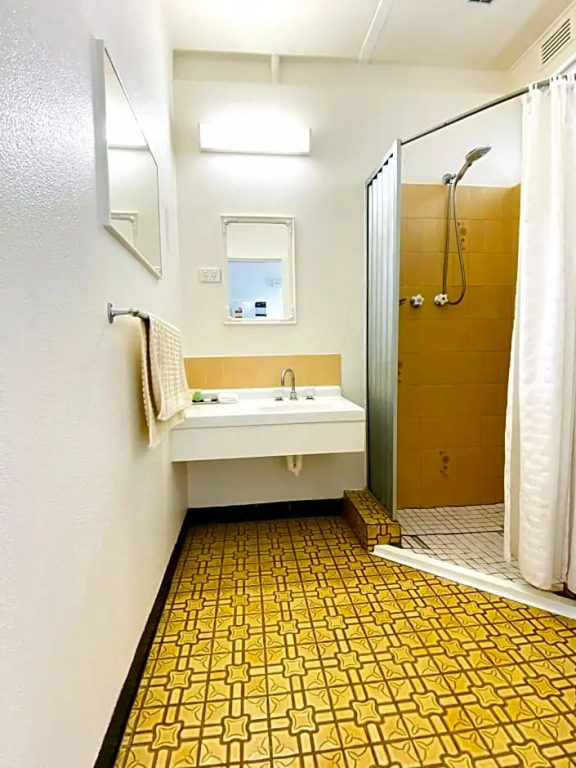 Mid Valley Motel