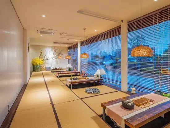 Shanghai Huadian Waterfront Resort Hotel（Shanghai International Tourist Resort）