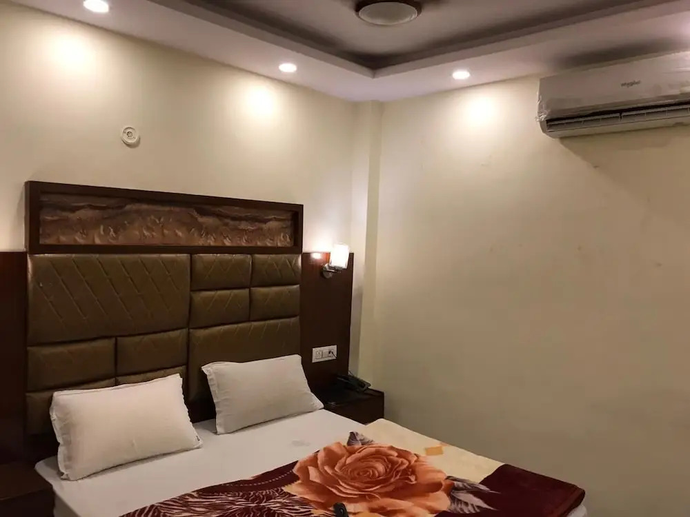 ADB Rooms Gaurav Guest House