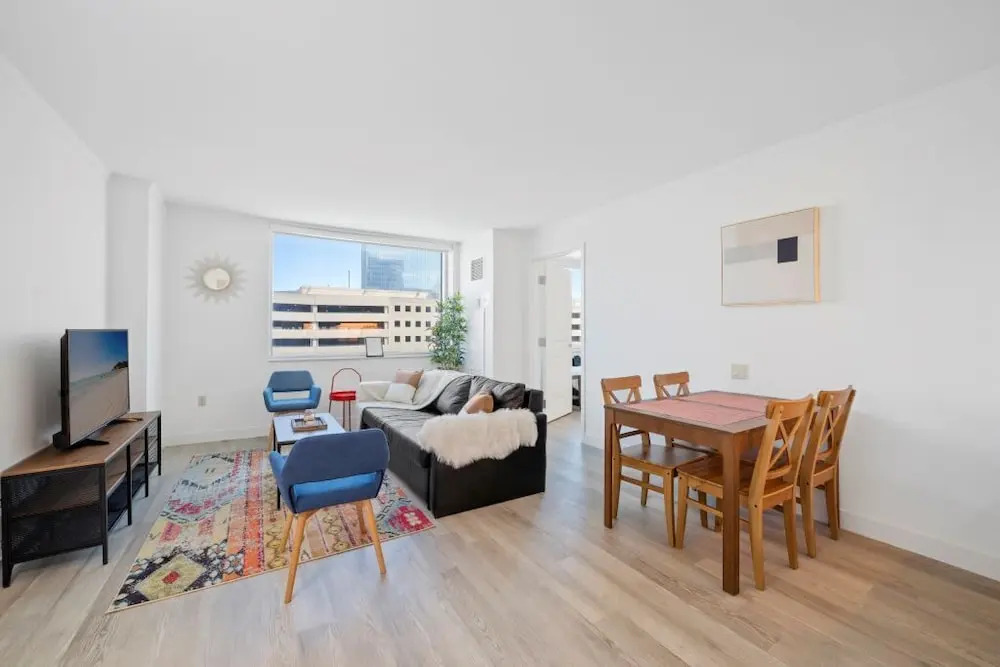 Sleep 6 Bold 1BR 2BA Beachfront Cozysuites
