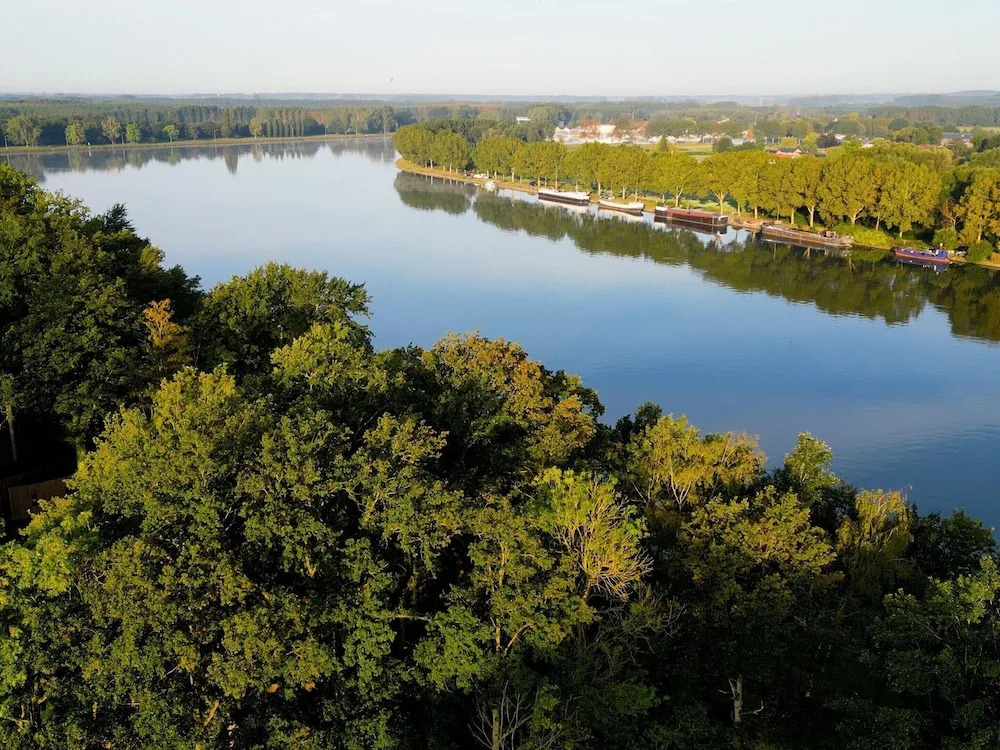 Suite in Forest Dockside Near Tournai