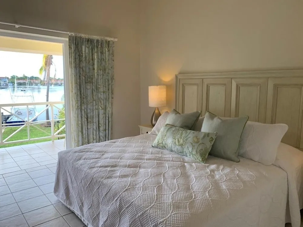 Bay View #7 - 3 bedroom, 3.5-bath waterfront townhouse in a gated community in Rodney Bay 3 Townhouse by RedAwning