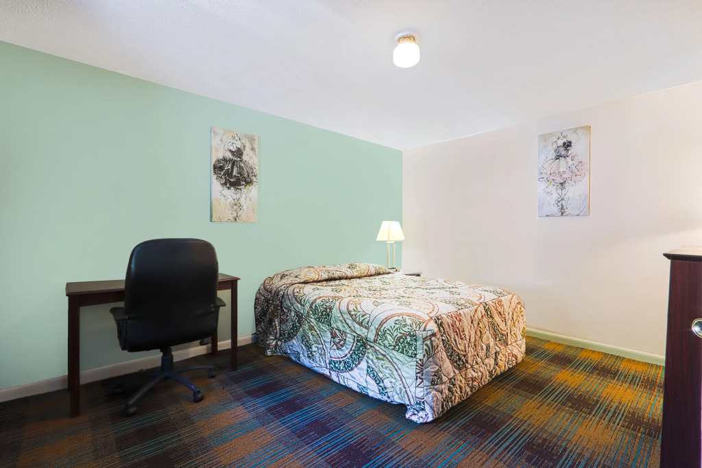 Travelers Inn by OYO Beaver, Hwy 19